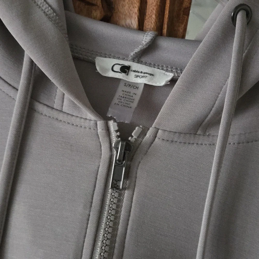 Cable & Gauge Sport Yummy Quarter Zip Up Gray Pullover - Picture 6 of 8